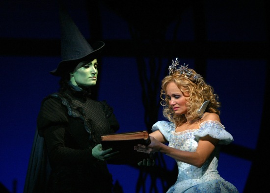 Wicked-Kristin-Chenoweth-Idina-Menzel