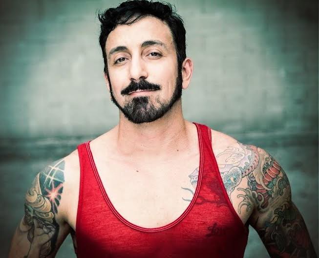 So zexy he makes lesbians melt with desire...the Club King himself, promoter/actor MARIO DIAZ!
