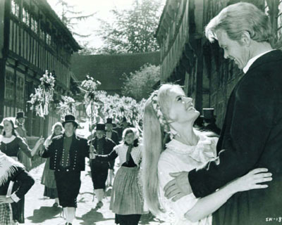 COMPLETELY random still from the dreadful musical film SONG OF NORWAY, Miss Florence Henderson's big, futile attempt at movie stardom.